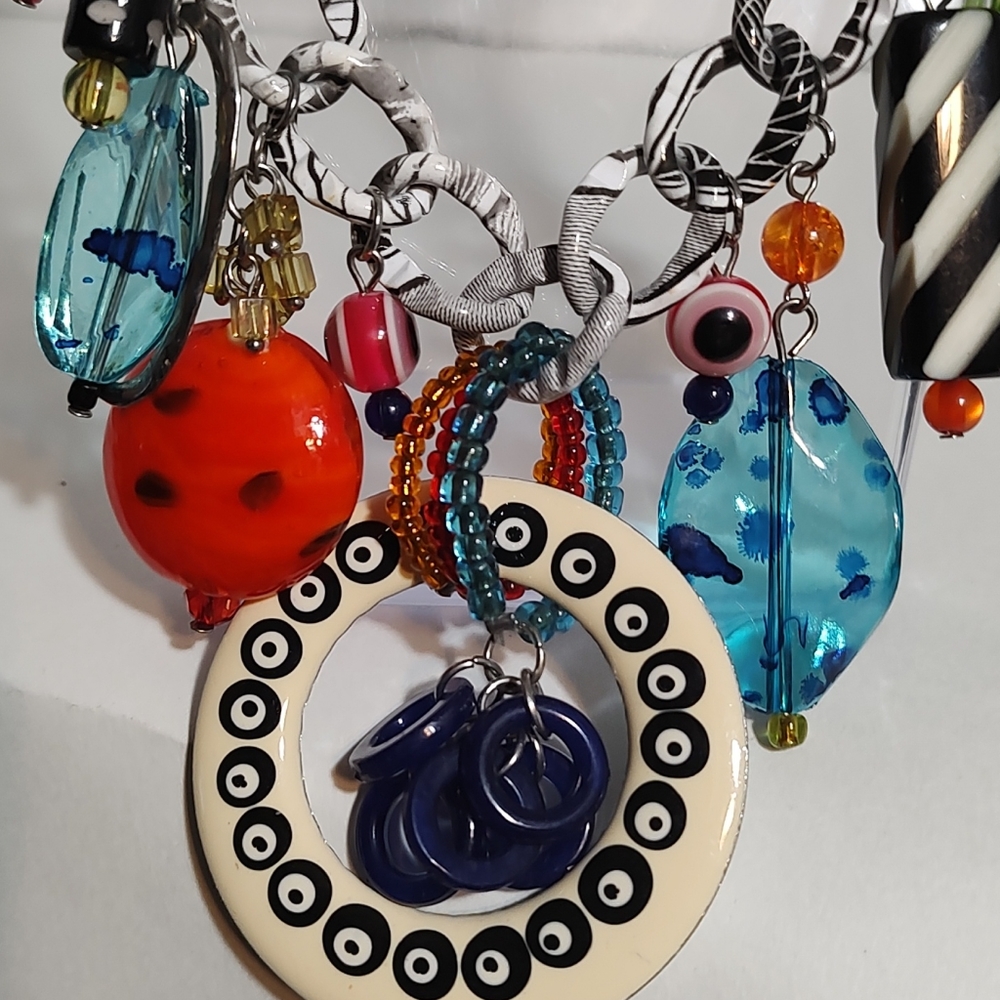 Multi colored statement necklace - Picture 11 of 13